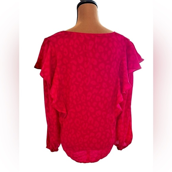 GIBSONLOOK Animal Spot Ruffled Blouse - The Cheetah Look! - Picture 3 of 5